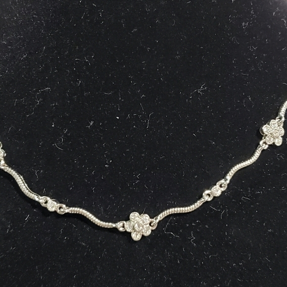 Vtg S.P signed (Avon?) Silvertone floral and wave Rhinestone necklace 18" - Picture 5 of 8